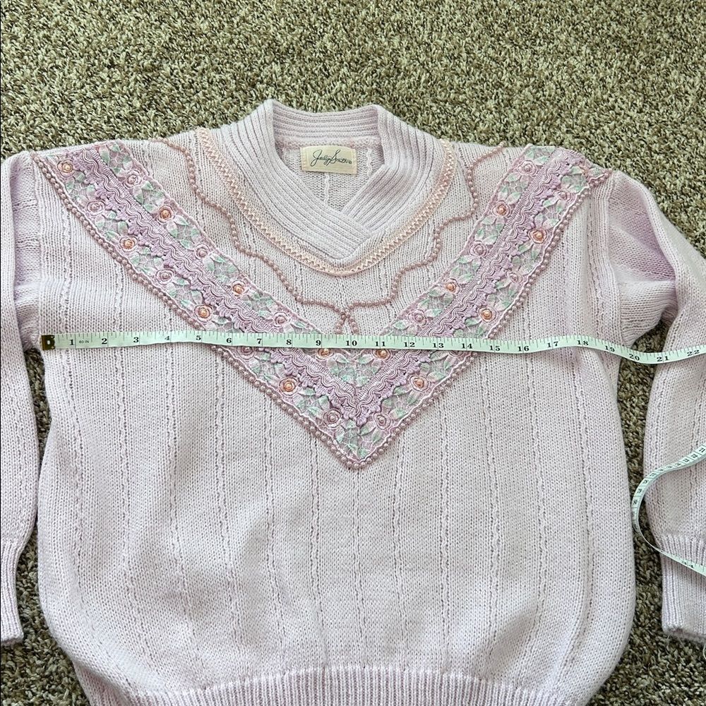 Vintage Jaclyn Smith Purple Lace Floral Pearl Cottagecore Sweater - Picture 10 of 12